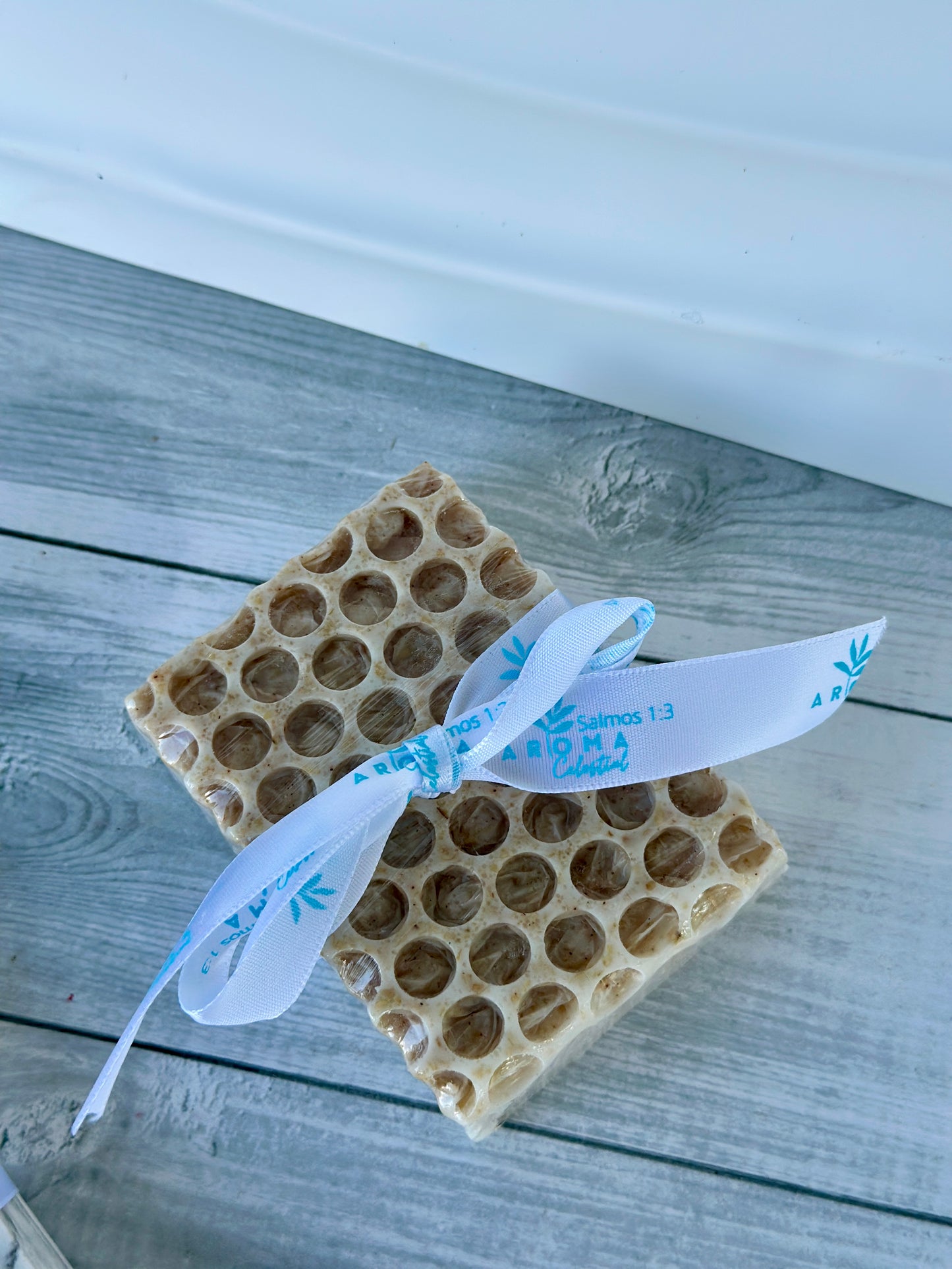 Jabón Artesanal de Leche de Cabra con Avena y Miel