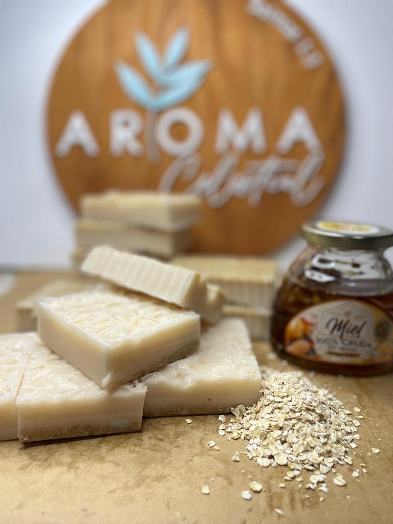 Jabón Artesanal de Leche de Cabra con Avena y Miel